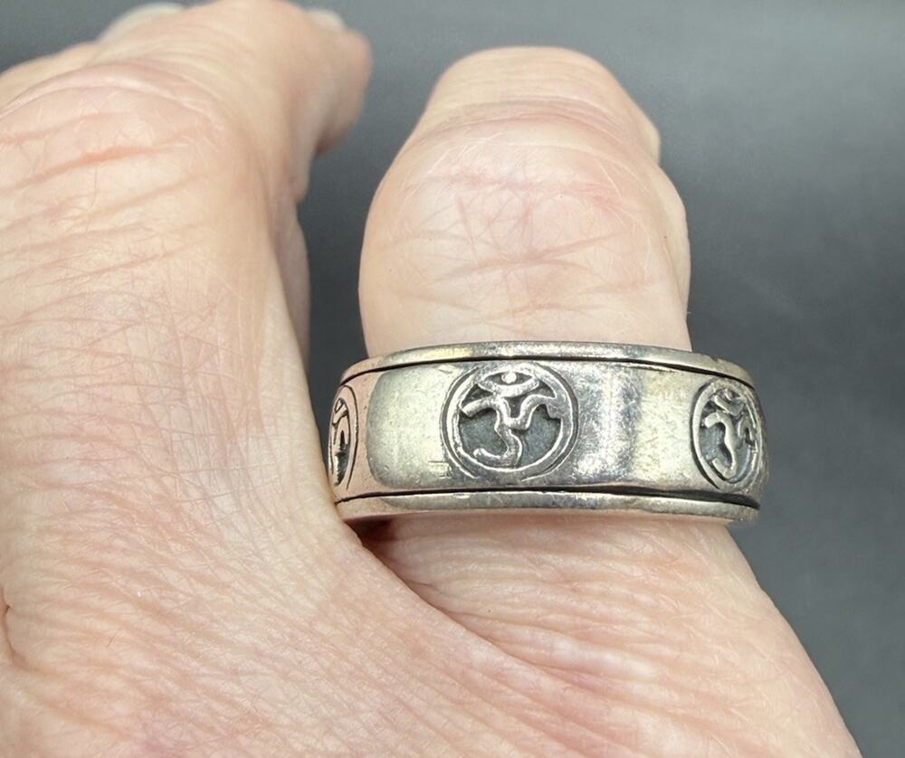 Sterling Silver OM Yoga Symbol Meditation Spinning Ring -Size 6.75 -9.152g